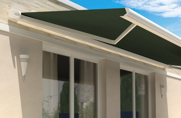 pergola bioclimatique aluminium Store banne motorisée aluminium coffre 135 width=