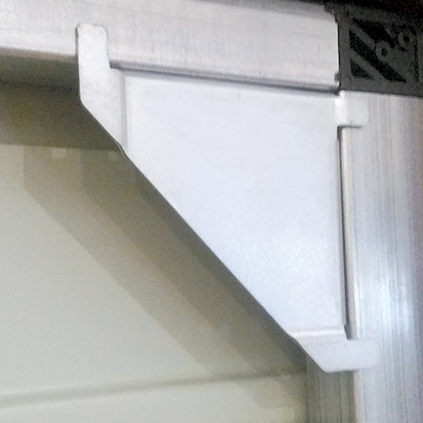 Renfort d'angle en acier galvanisé