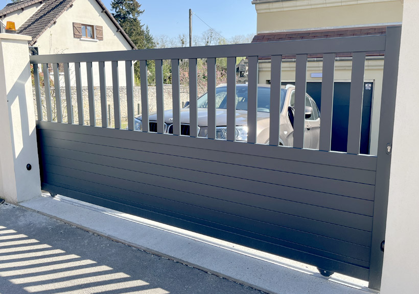 Portail coulissant CL23 sur mesure