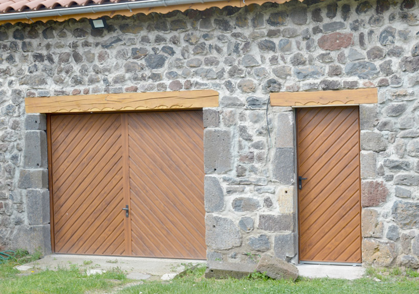 Porte de garage basculante chêne doré