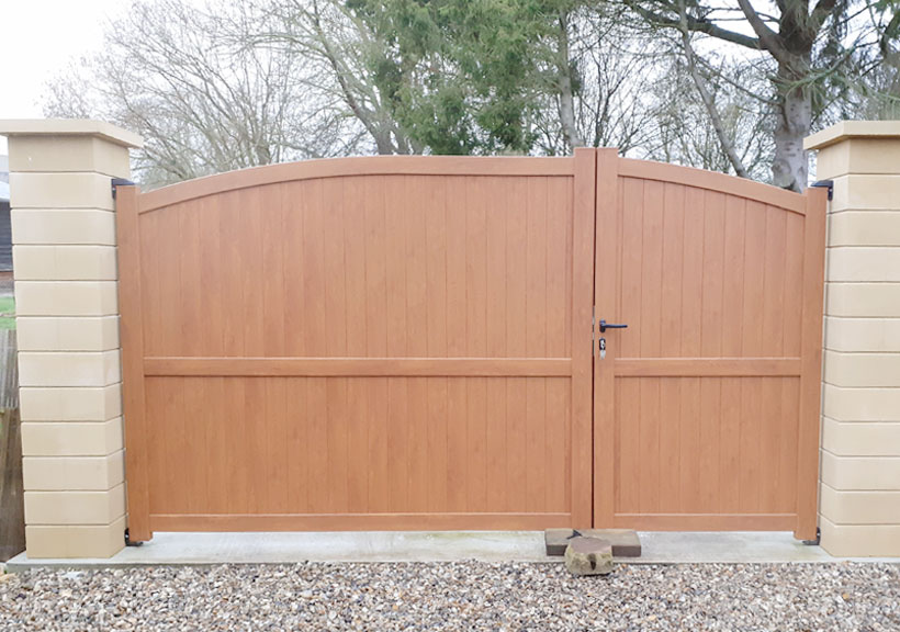 Portail aluminium bombé asymétrique CL06